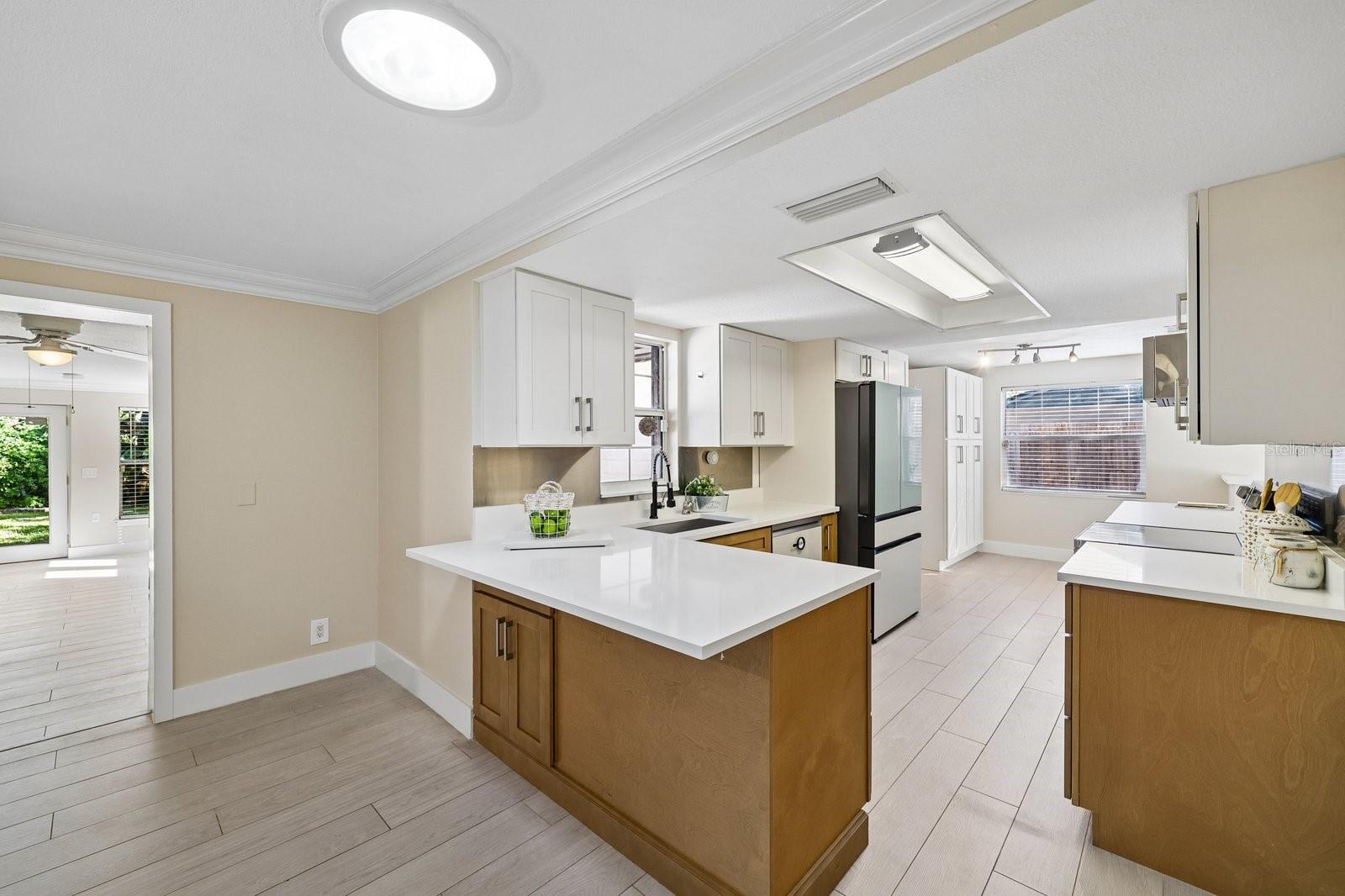 7321 CANAL BLVD — photo 30