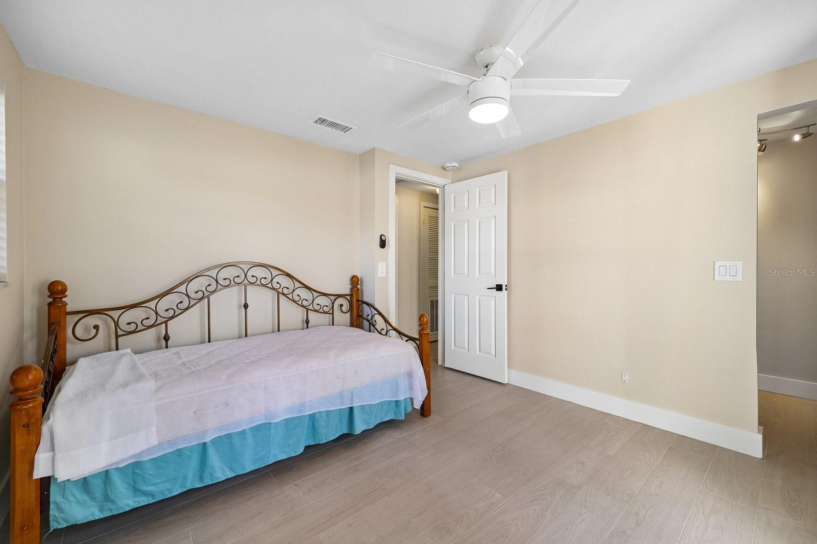 7321 CANAL BLVD — photo 13