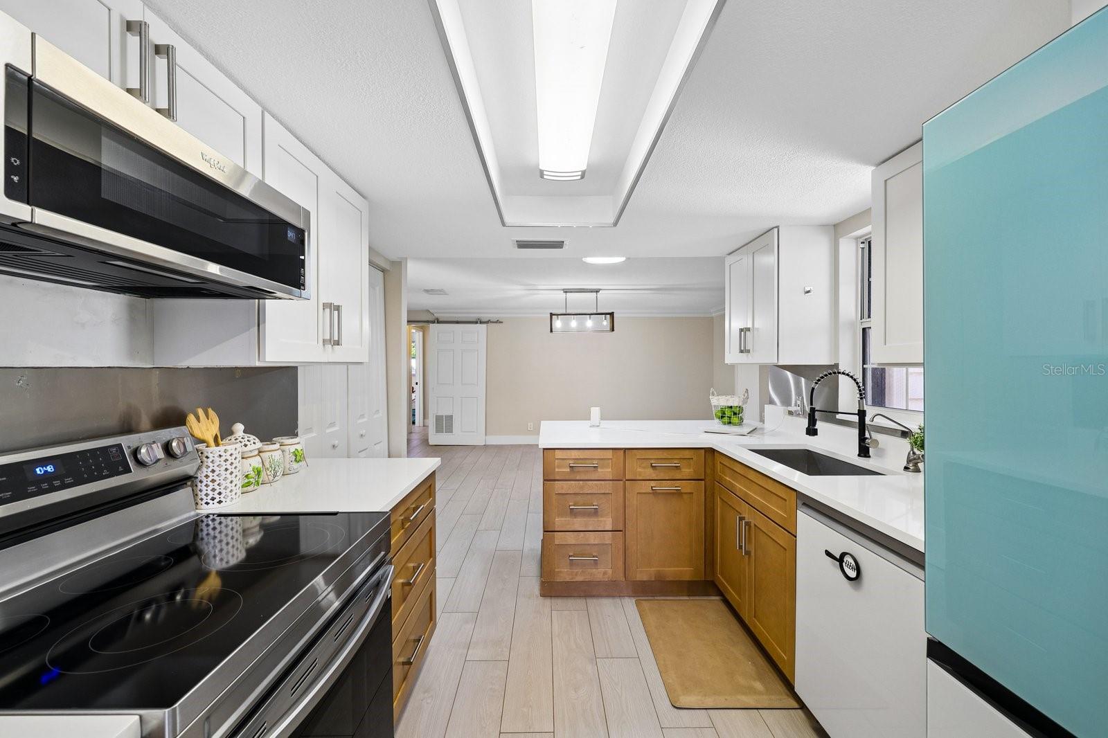 7321 CANAL BLVD — photo 32
