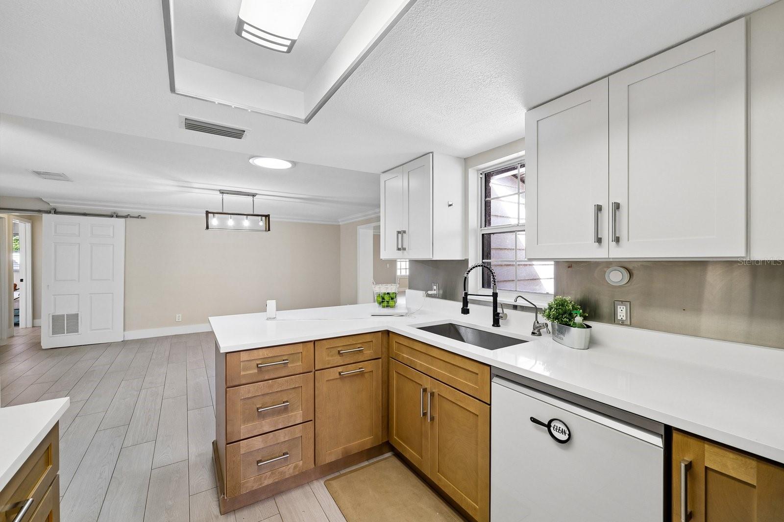 7321 CANAL BLVD — photo 33