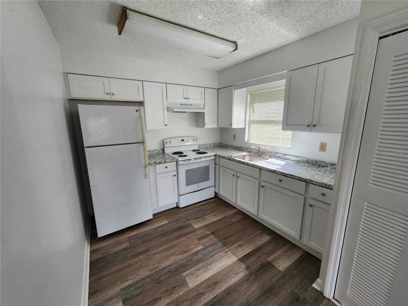 4215 W OHIO AVE #A — photo 9