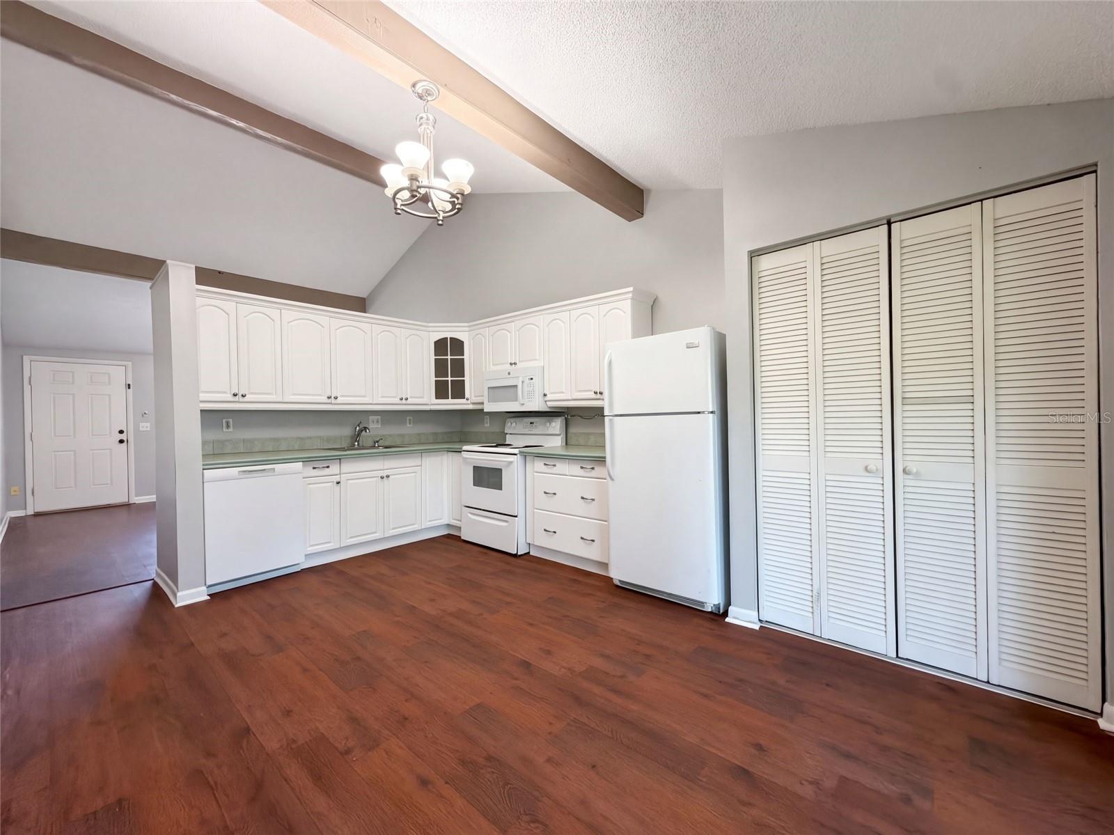 16005 WOODPINE DR — photo 2