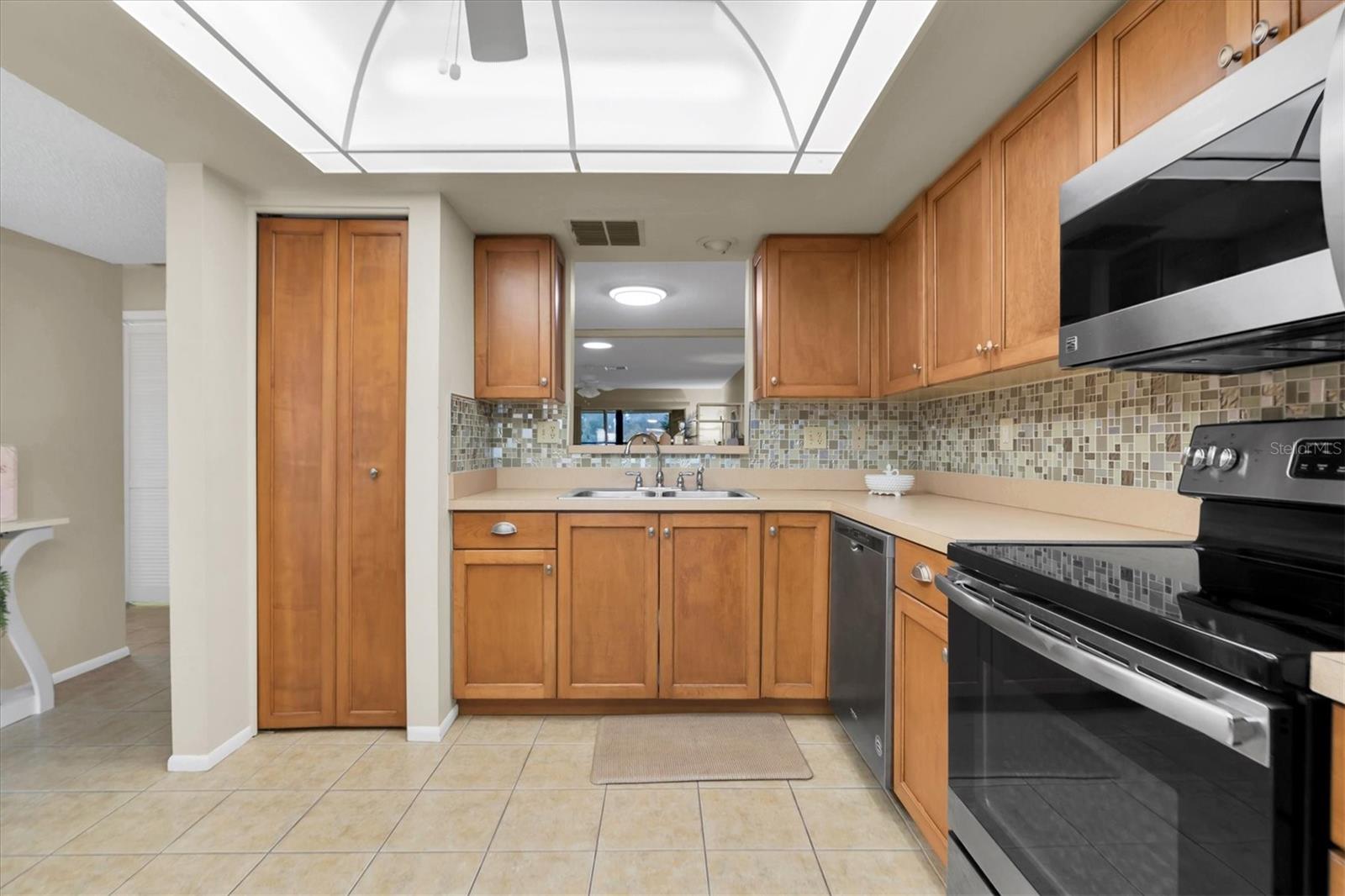11311 DOLLAR LAKE DR #6 — photo 12