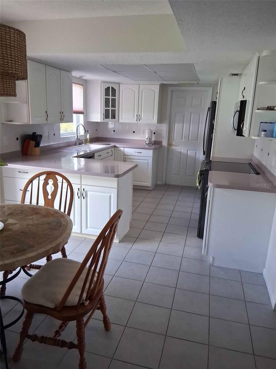 12465 MONARCH CIR — photo 5