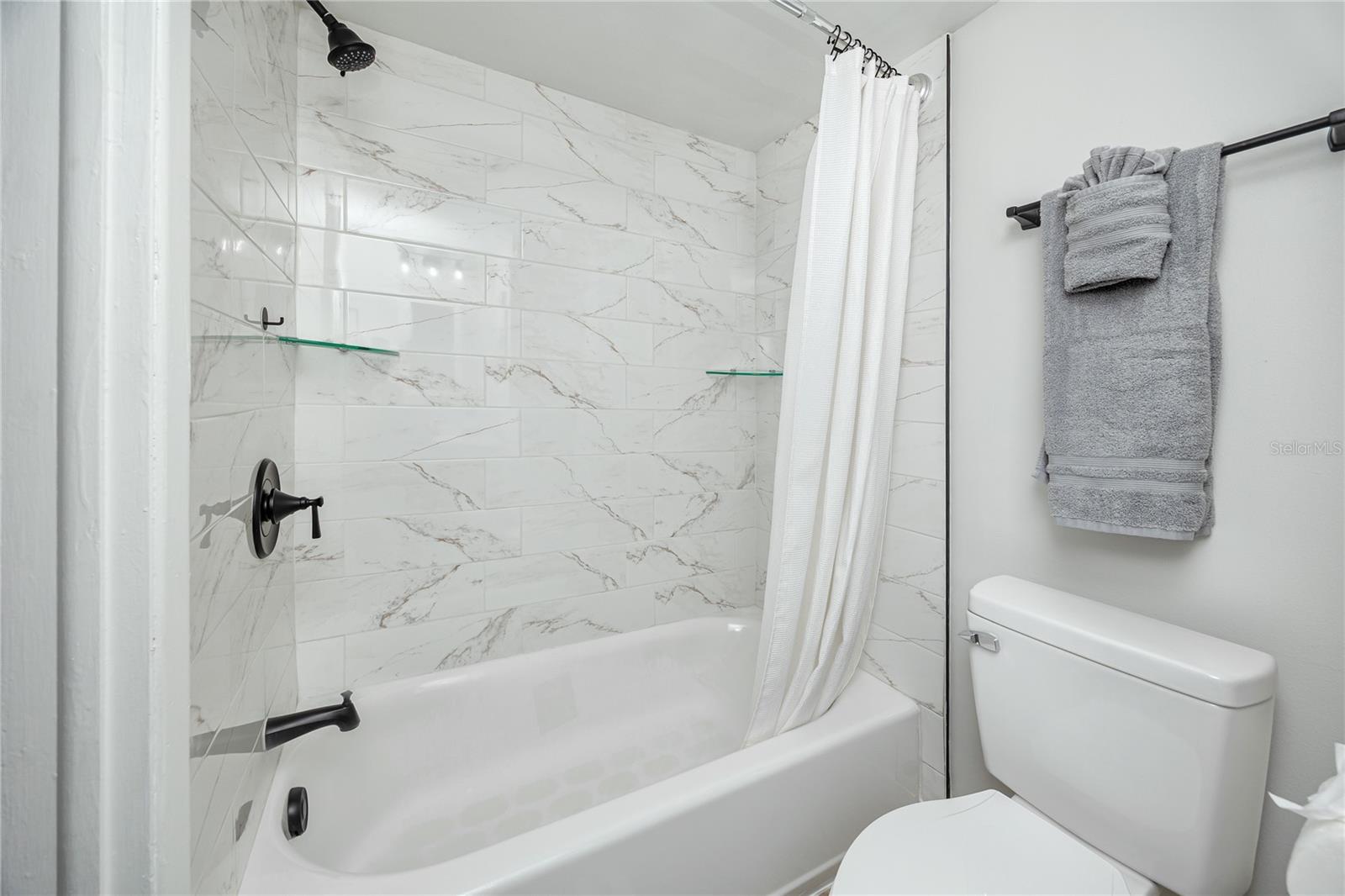 4229 LA PALMA CT — photo 17