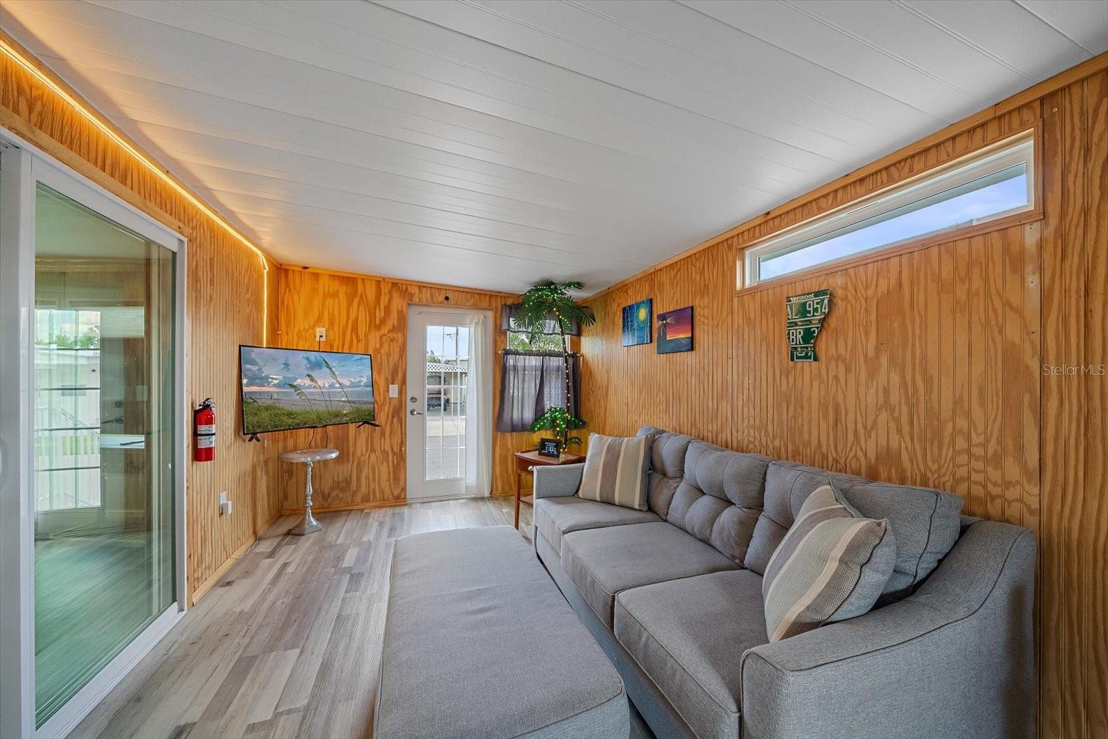 102 DEL RIO DR — photo 19
