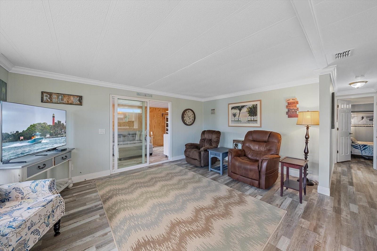 102 DEL RIO DR — photo 11