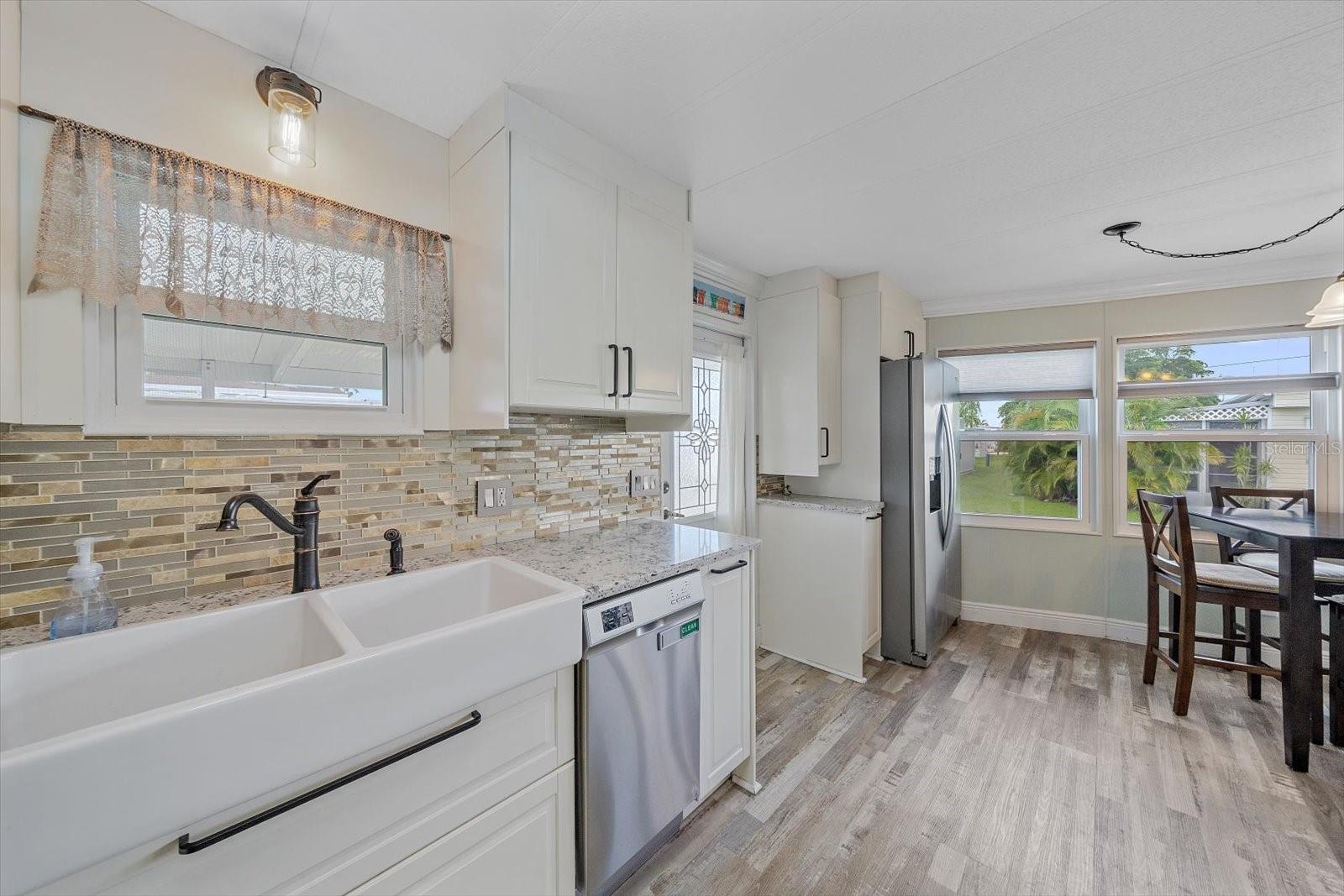 102 DEL RIO DR — photo 17