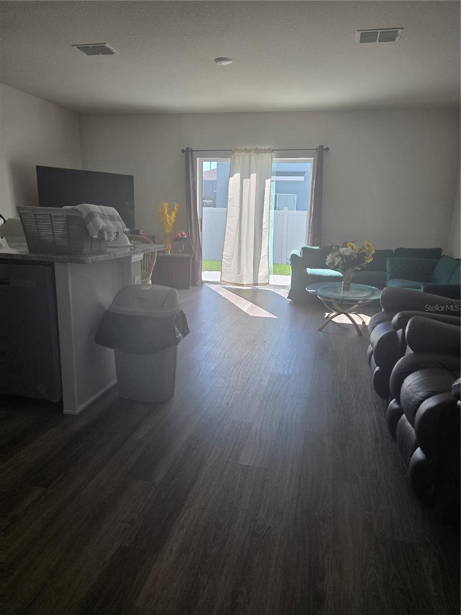 4312 RED BANKS LN — photo 3