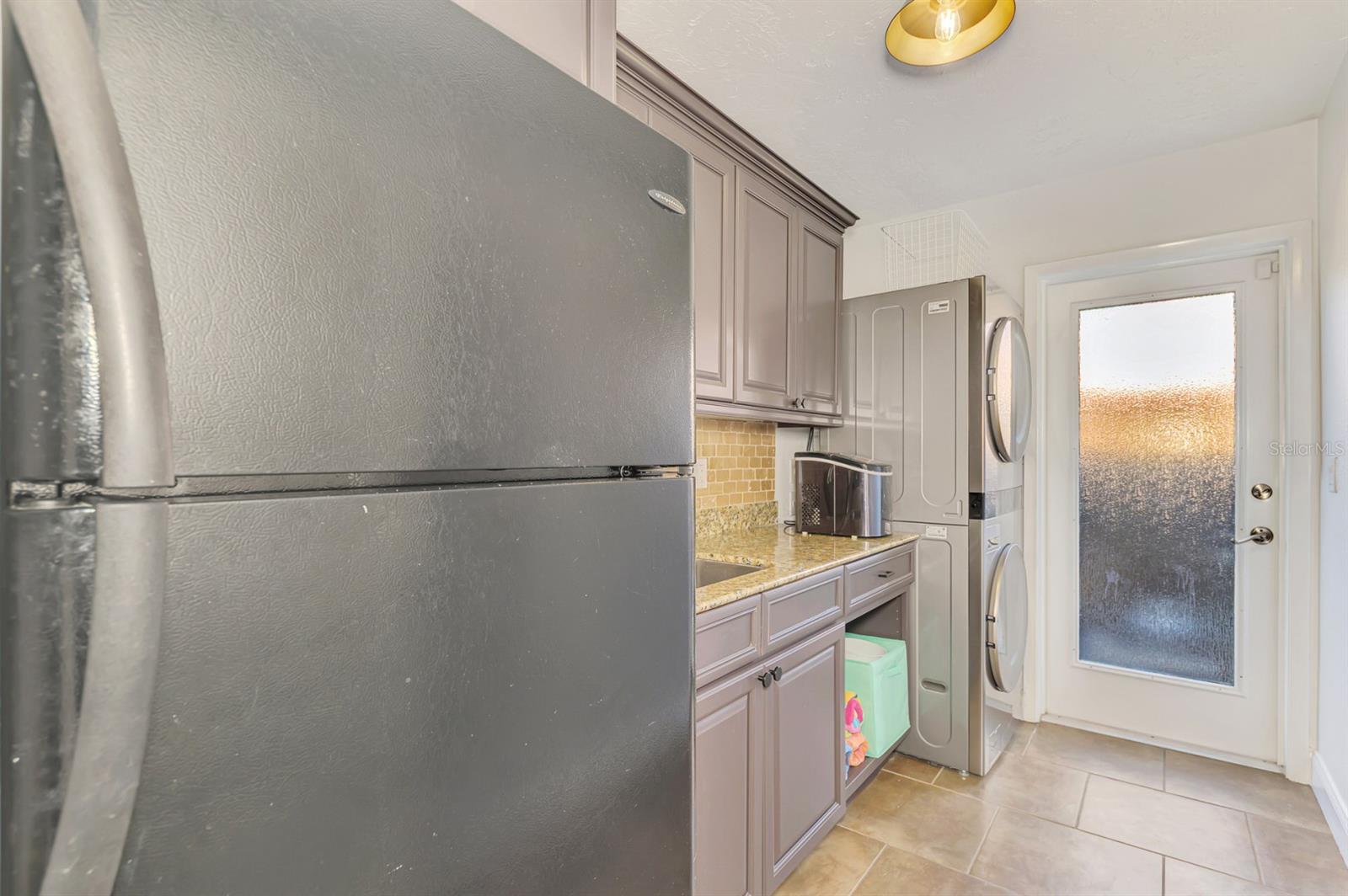1474 LANDVIEW LN — photo 65