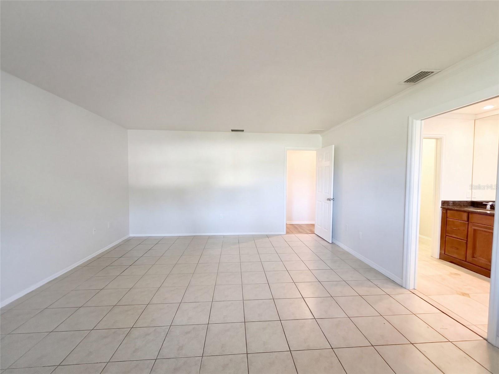 3705 MALEC CIR — photo 10