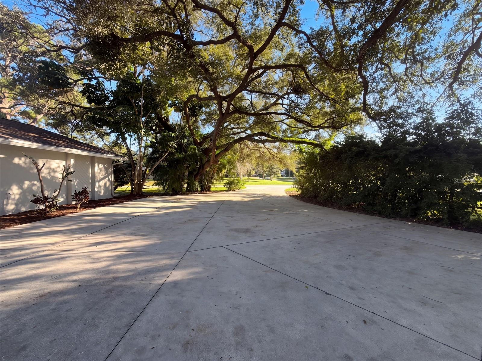 3705 MALEC CIR — photo 40
