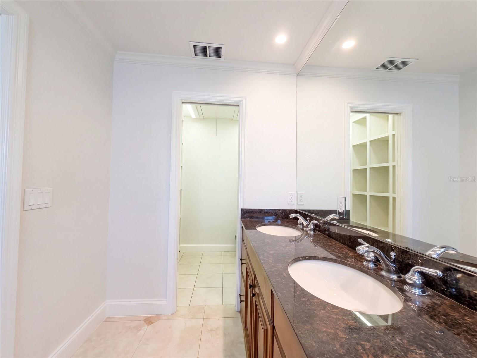 3705 MALEC CIR — photo 12