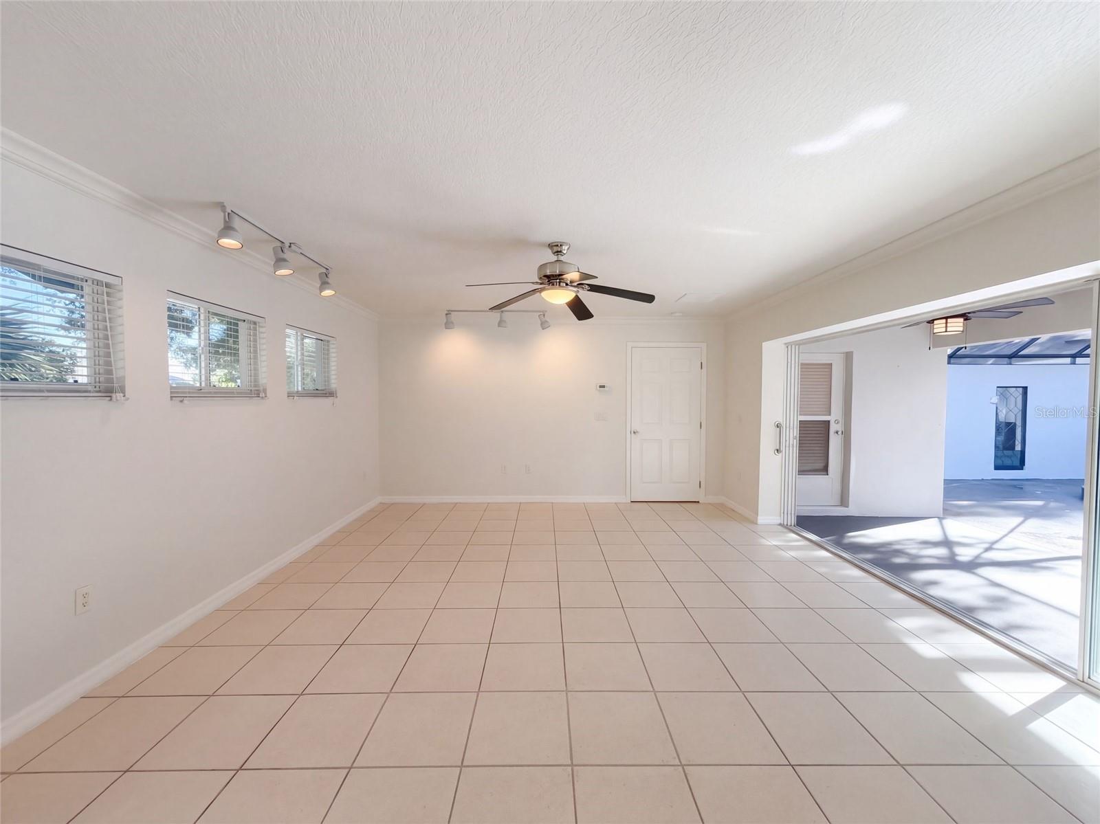 3705 MALEC CIR — photo 24