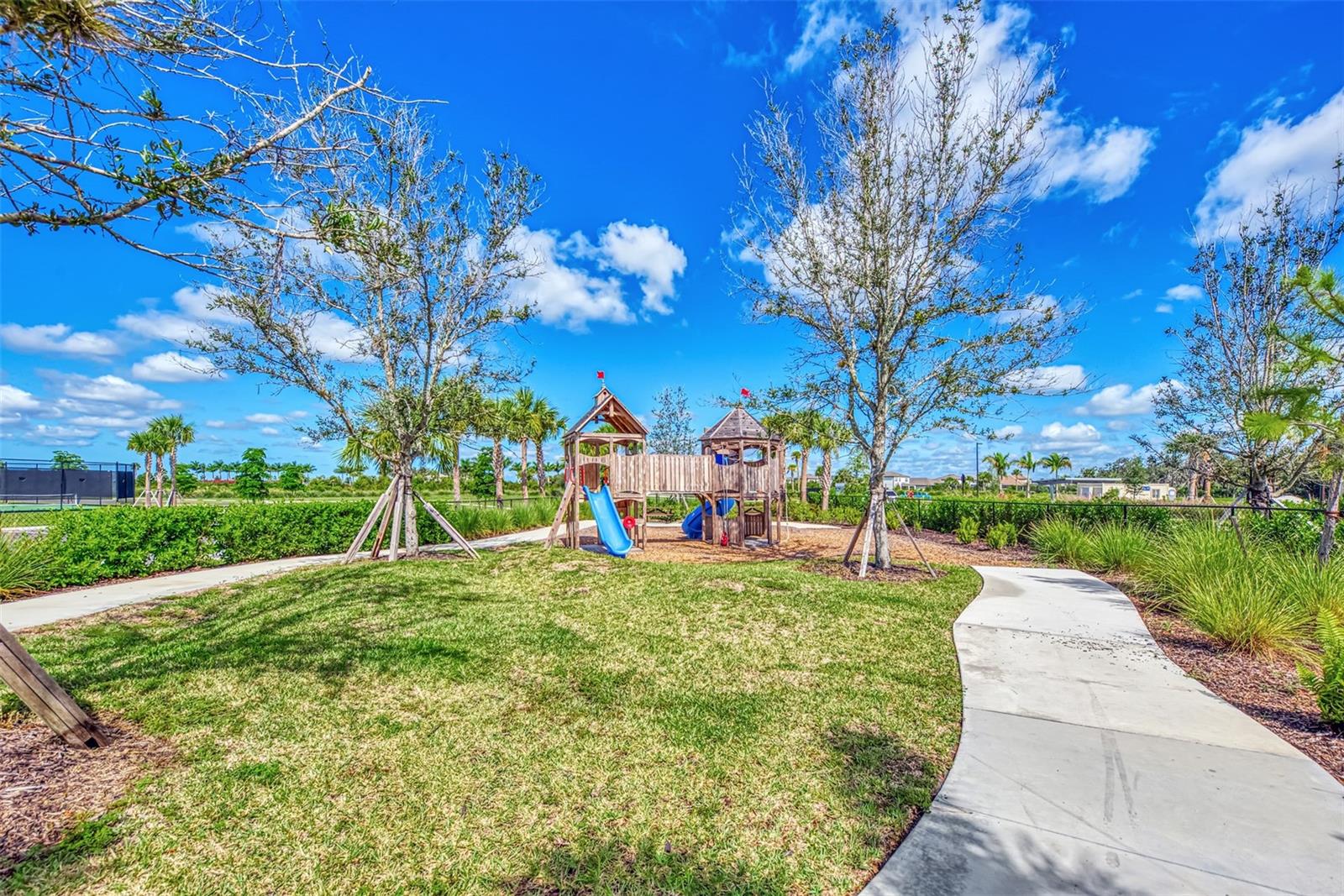 9113 LUNA LN — photo 88