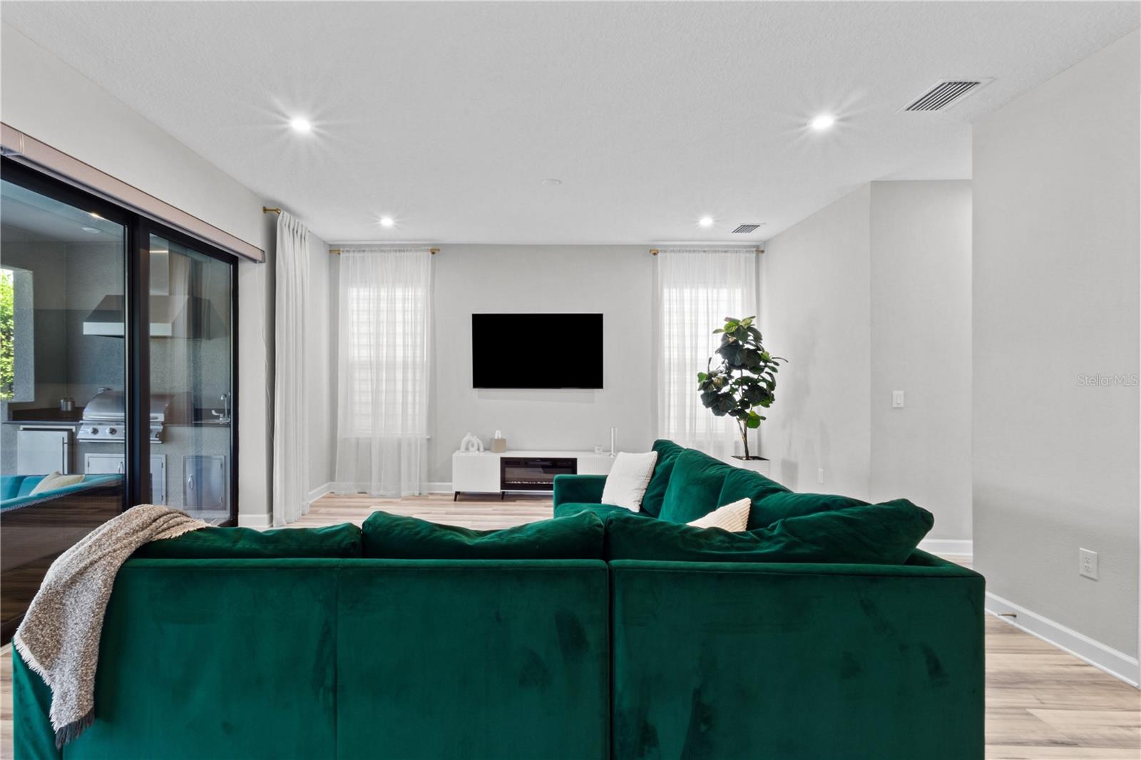 9113 LUNA LN — photo 18