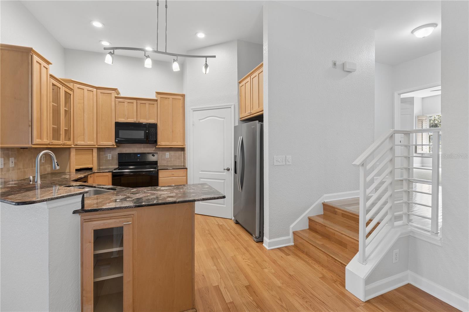 752 CORAL REEF DR — photo 20