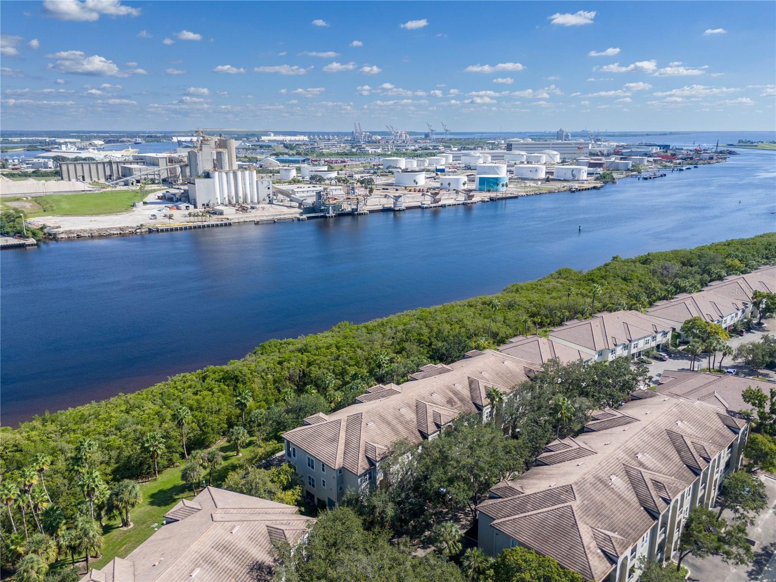 752 CORAL REEF DR — photo 11