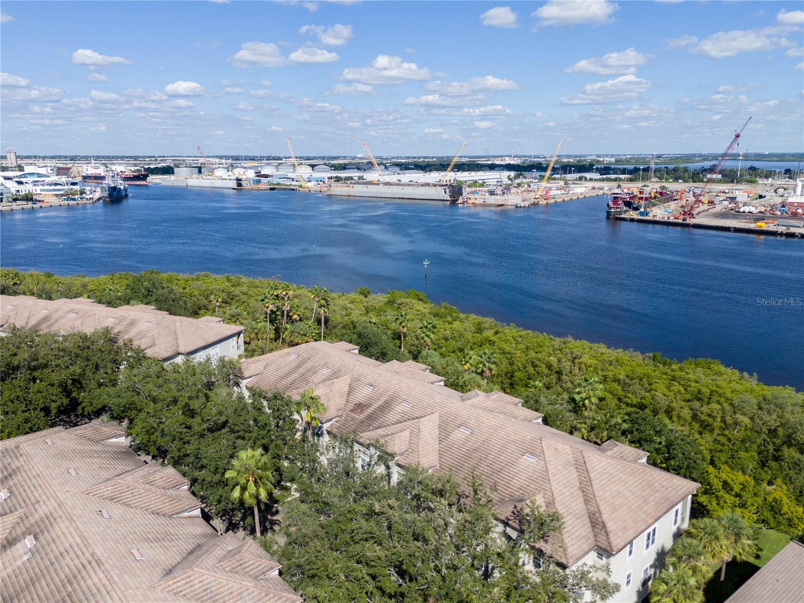 752 CORAL REEF DR — photo 13