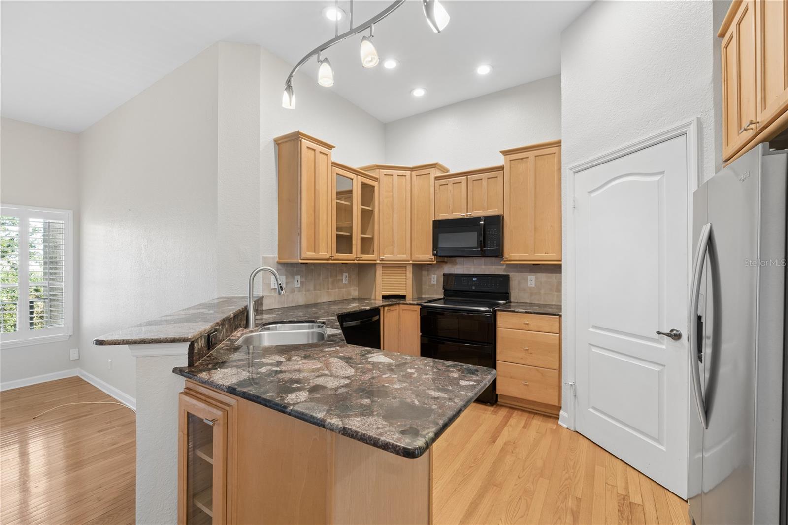 752 CORAL REEF DR — photo 16