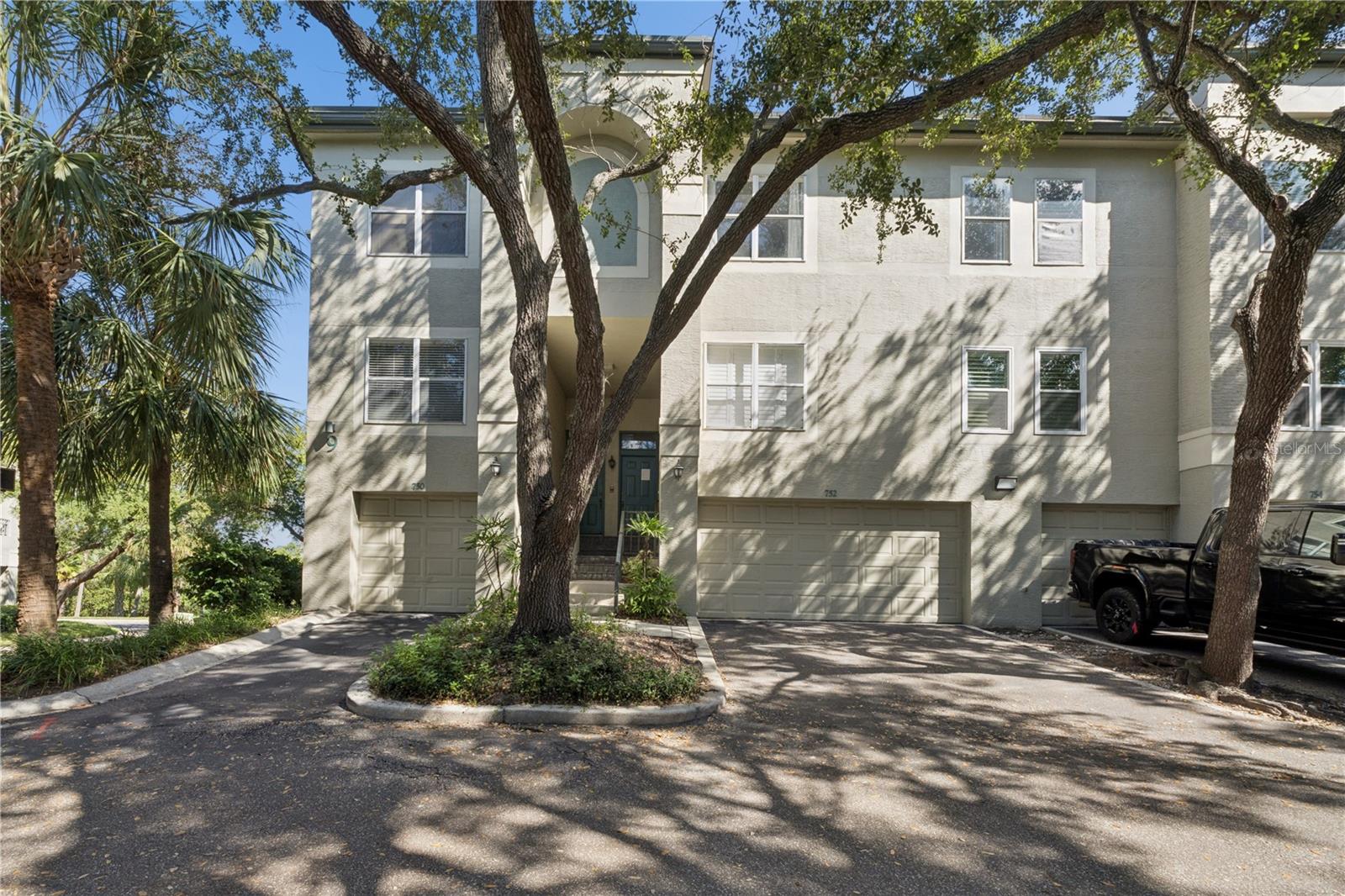 752 CORAL REEF DR — photo 2