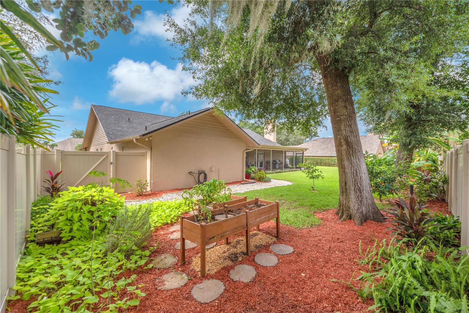 2421 OAK LANDING DR — photo 31