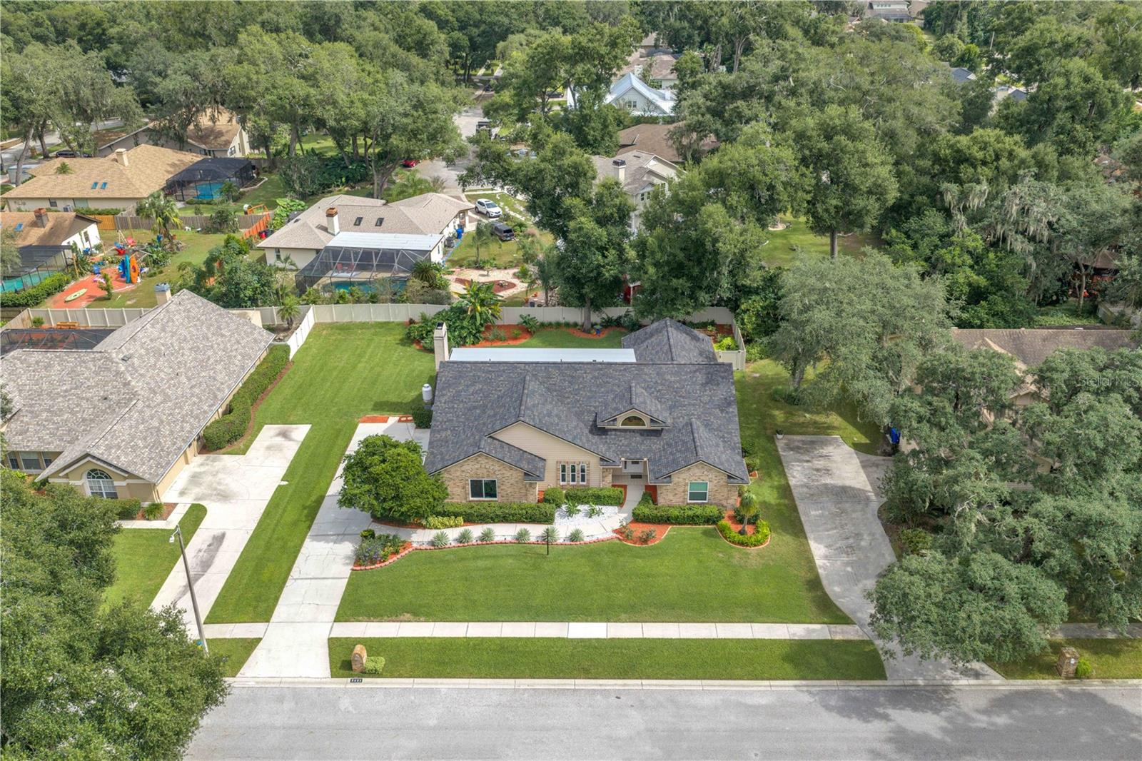 2421 OAK LANDING DR — photo 32