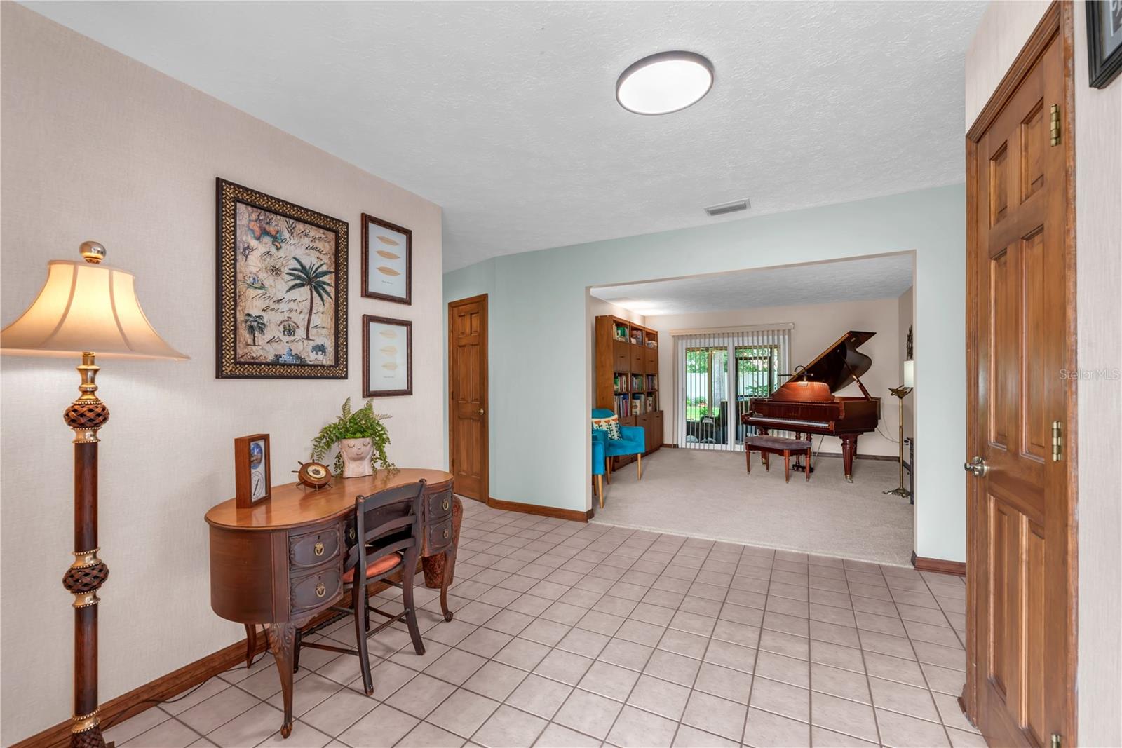 2421 OAK LANDING DR — photo 2