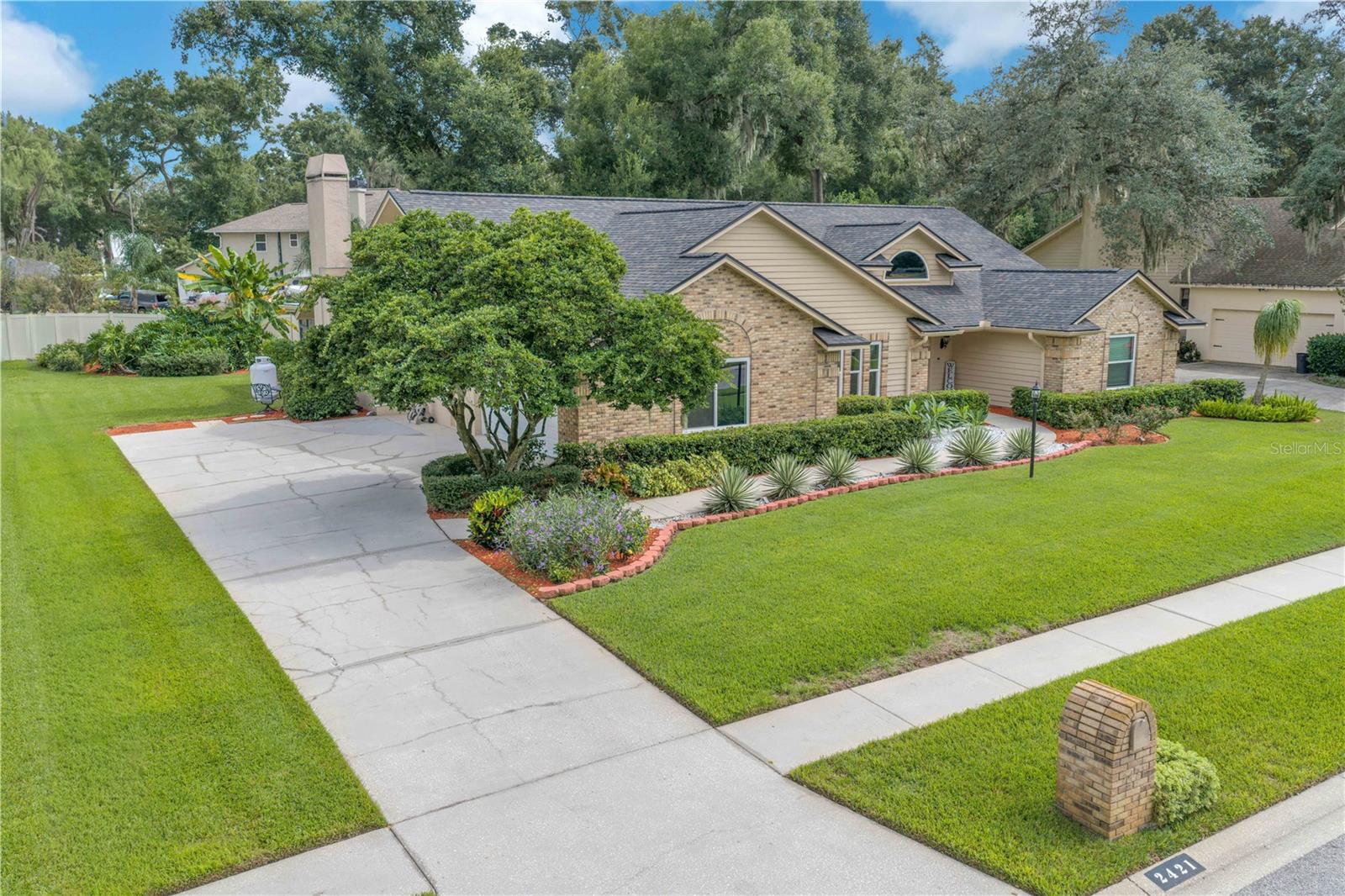 2421 OAK LANDING DR — photo 35