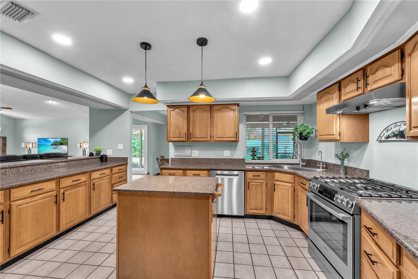 2421 OAK LANDING DR — photo 5