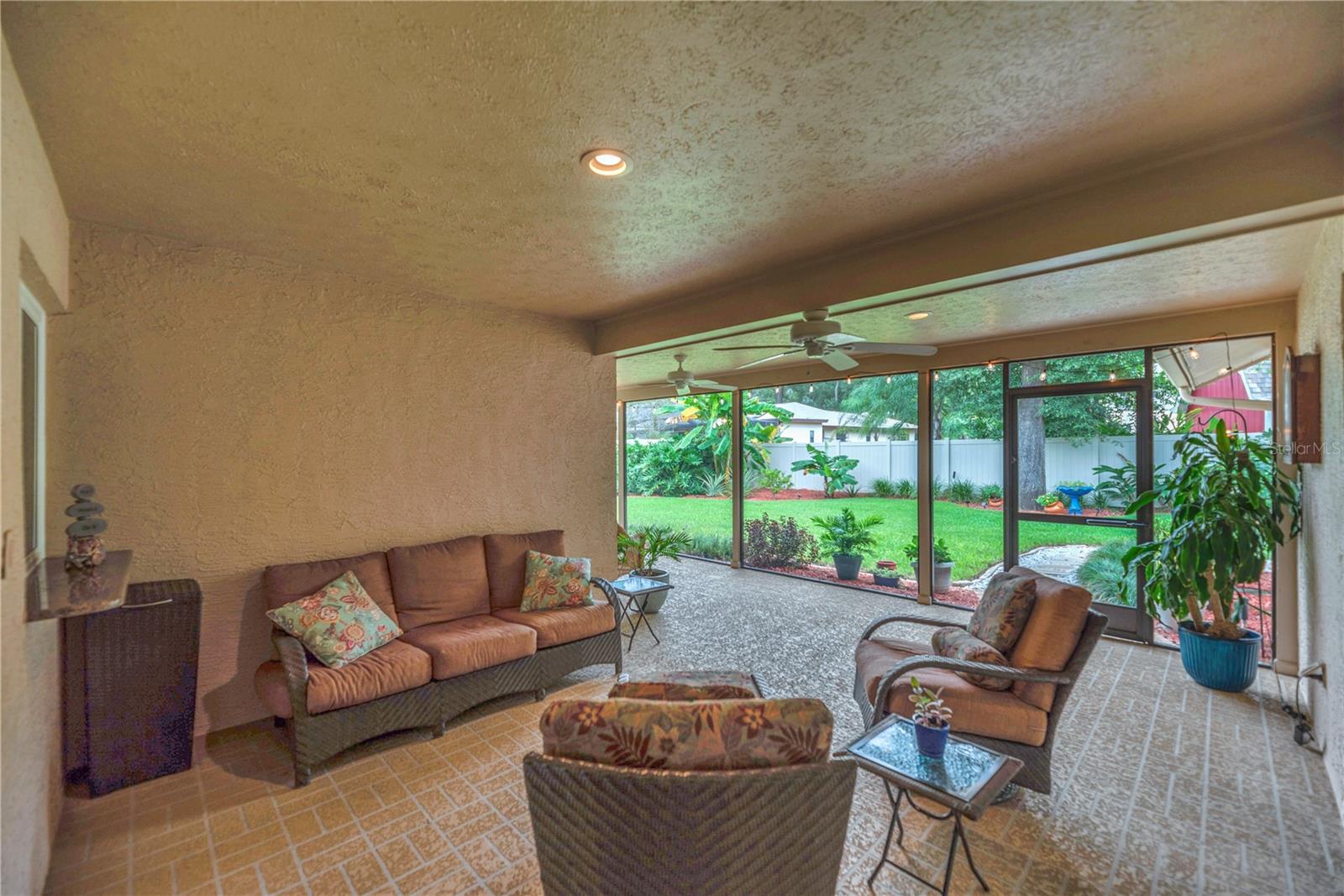 2421 OAK LANDING DR — photo 14