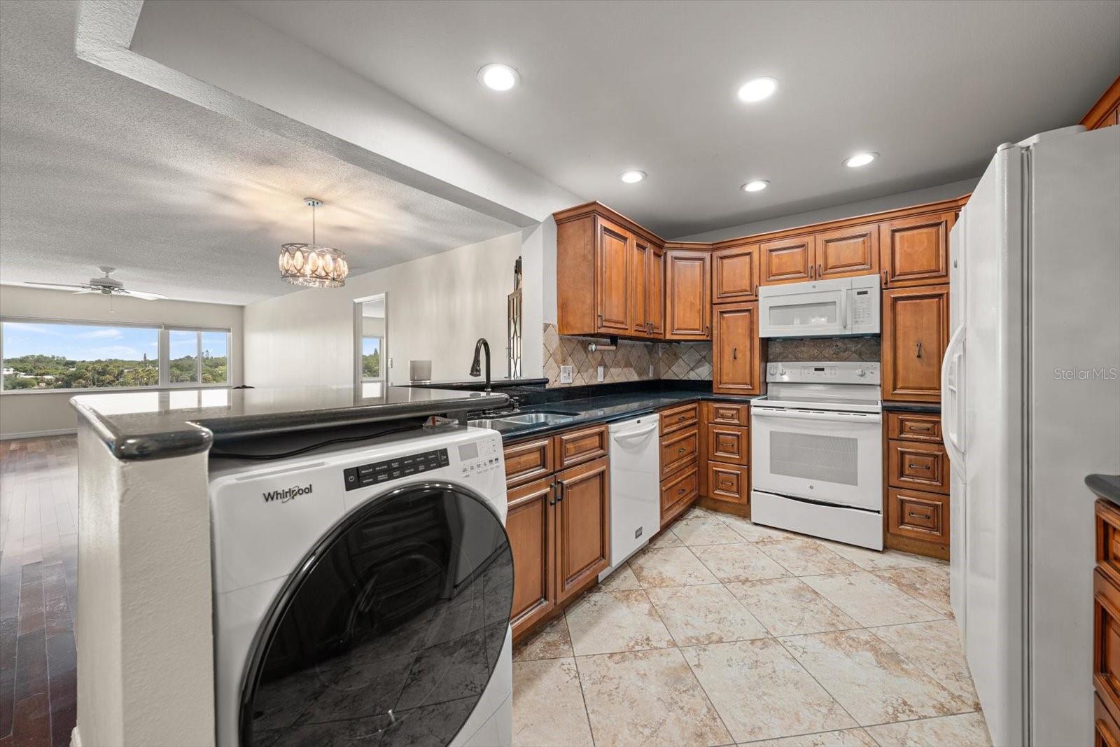 100 BLUFF VIEW DR #506C — photo 36