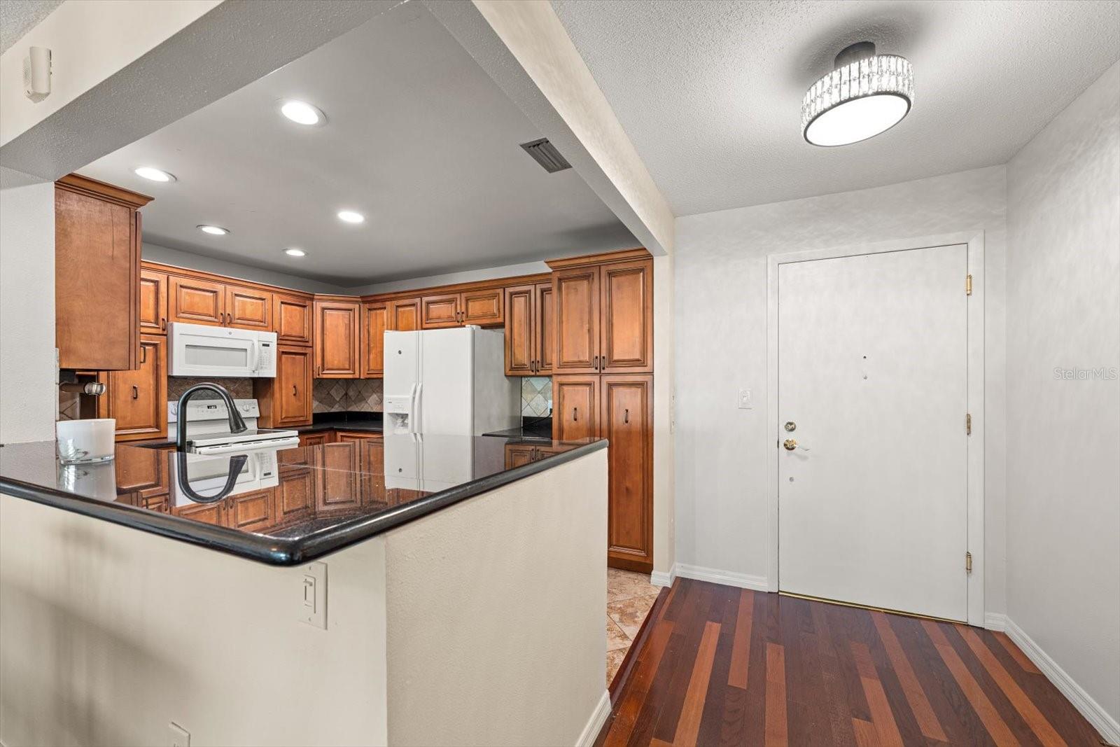 100 BLUFF VIEW DR #506C — photo 34