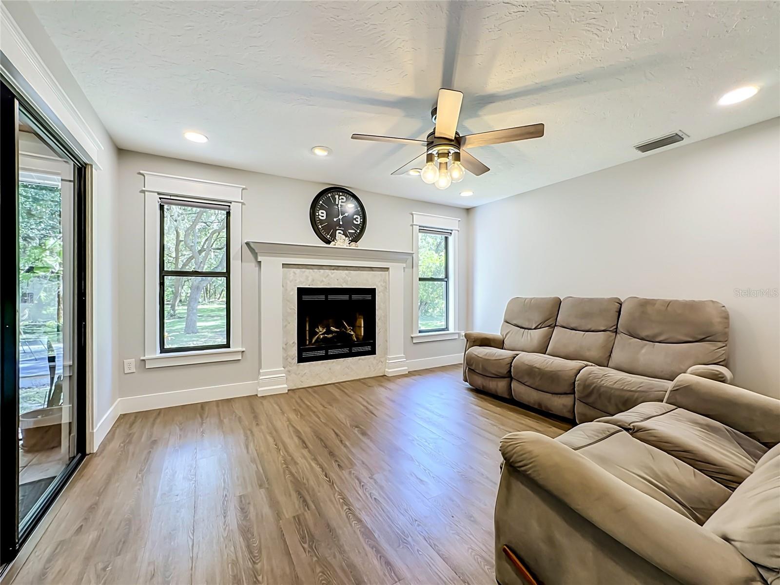 1115 MILL RUN E — photo 23