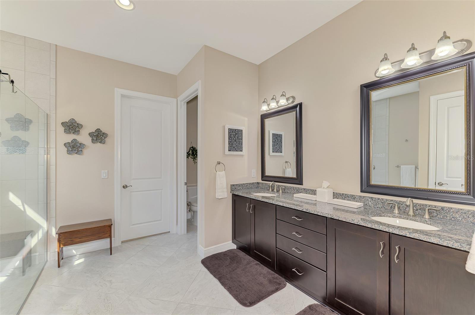 23810 WAVERLY CIR — photo 40