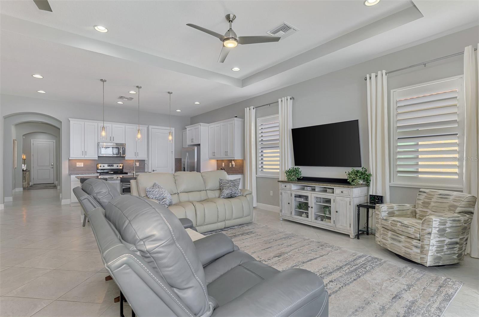 23810 WAVERLY CIR — photo 30