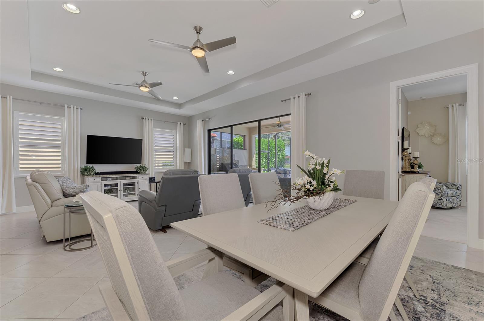 23810 WAVERLY CIR — photo 34