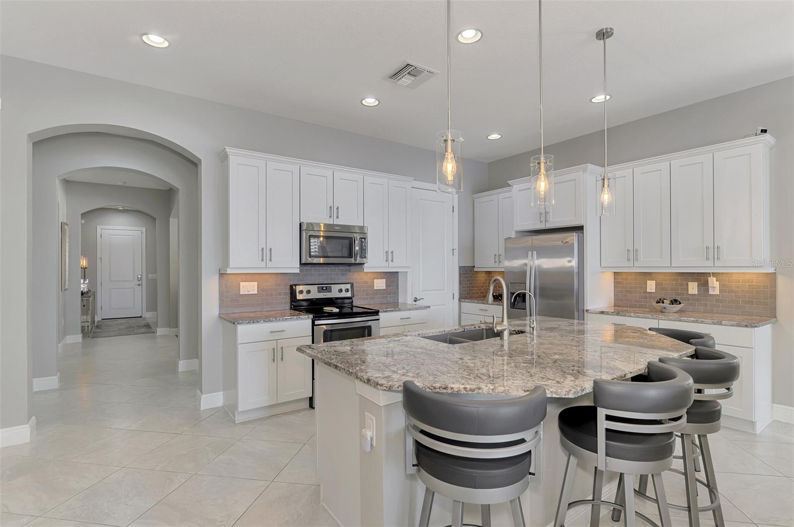 23810 WAVERLY CIR — photo 19