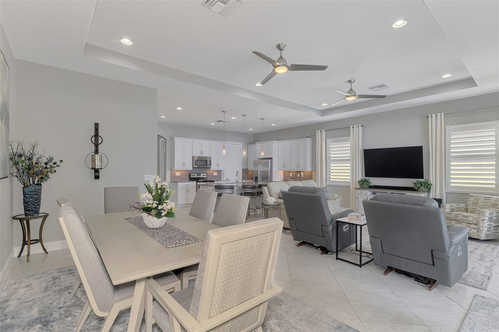 23810 WAVERLY CIR — photo 35