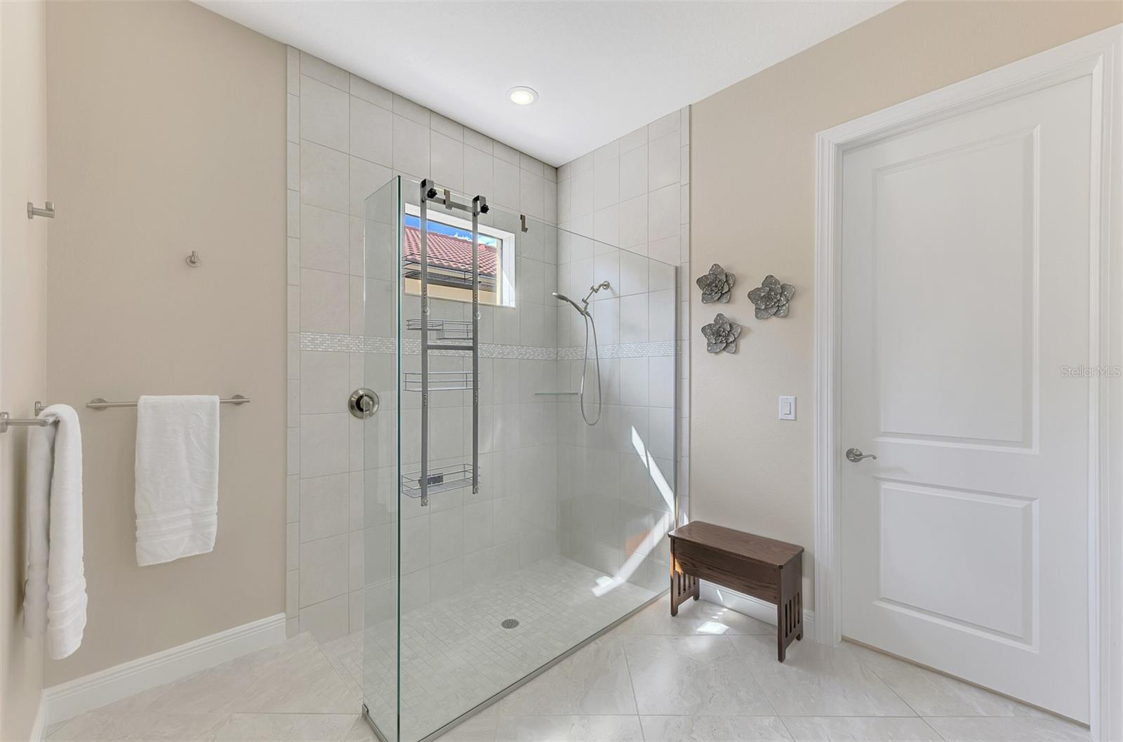 23810 WAVERLY CIR — photo 41