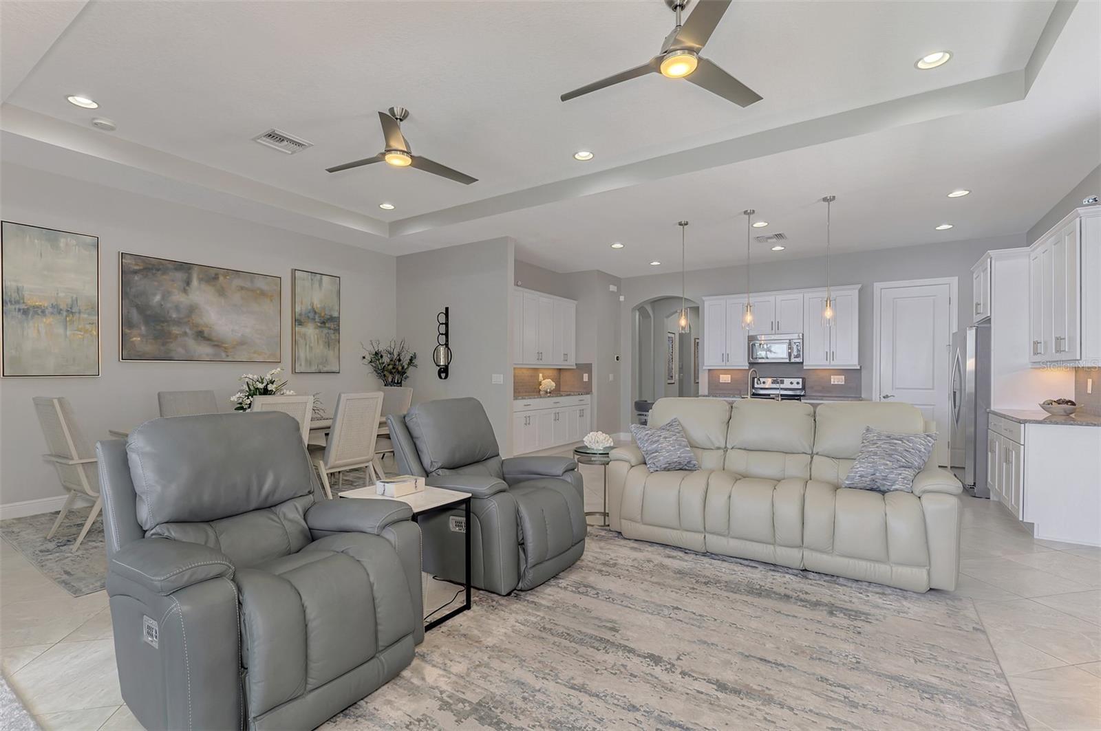 23810 WAVERLY CIR — photo 31