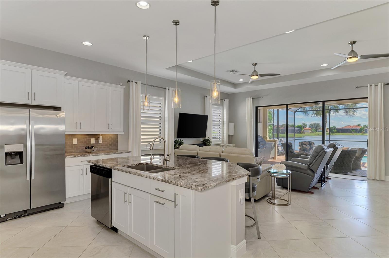 23810 WAVERLY CIR — photo 18