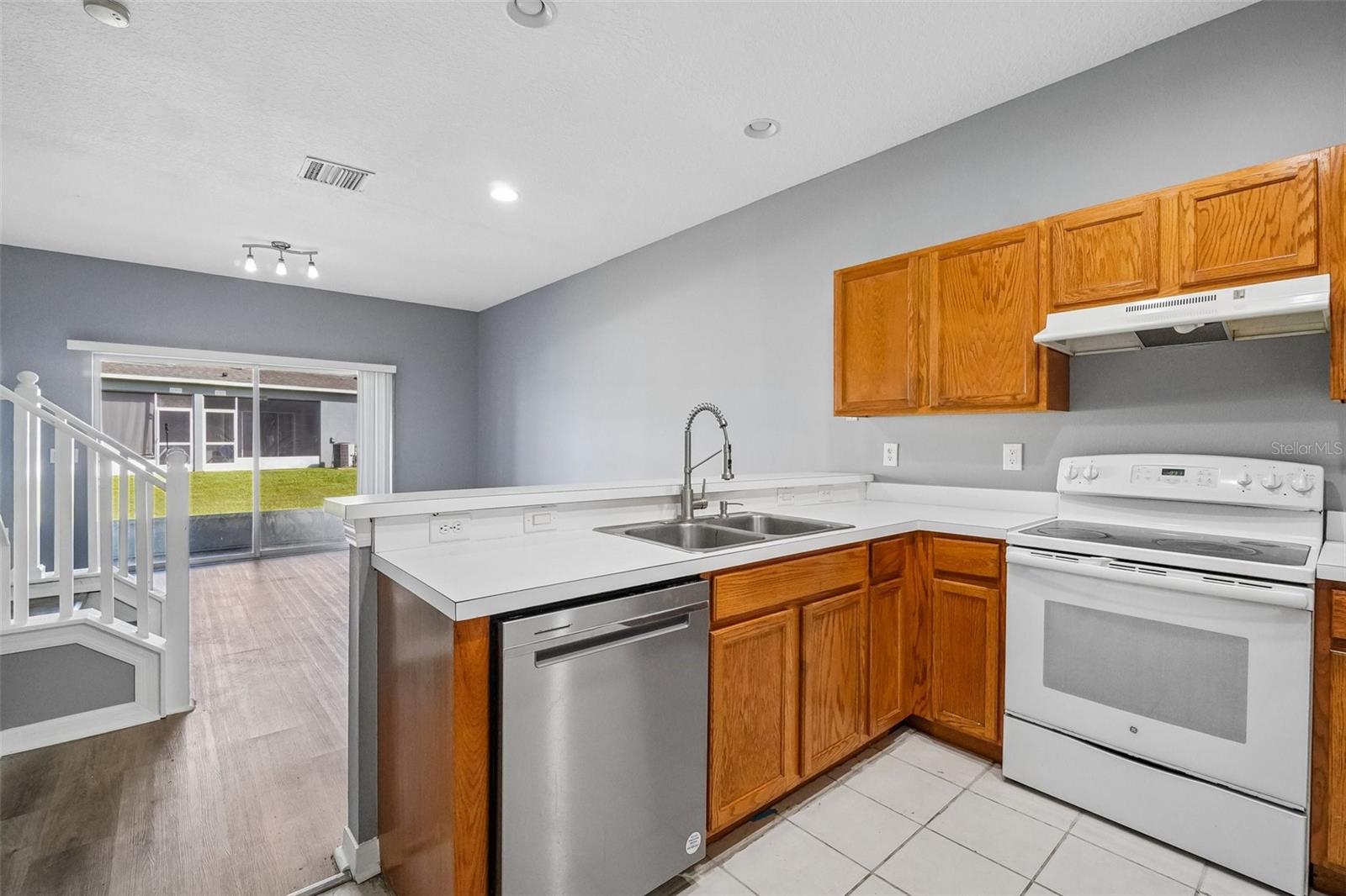 6716 LAKE CAMDEN WAY — photo 16