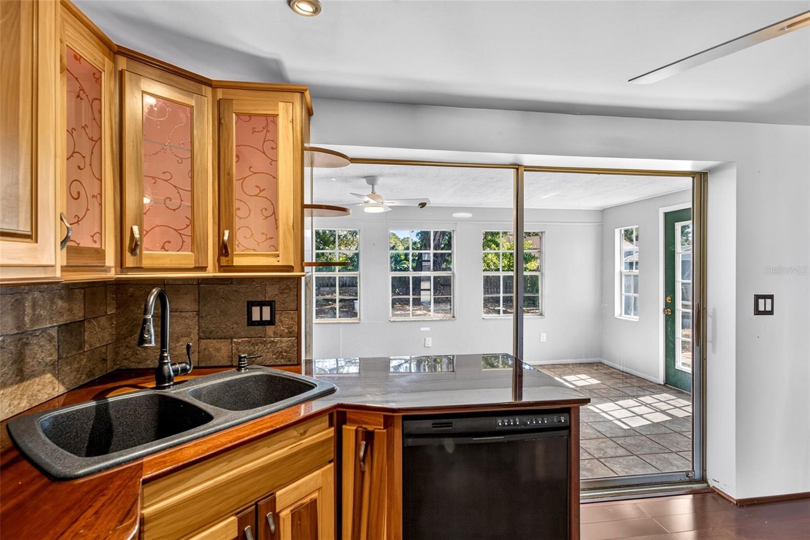 408 13TH ST SW — photo 22