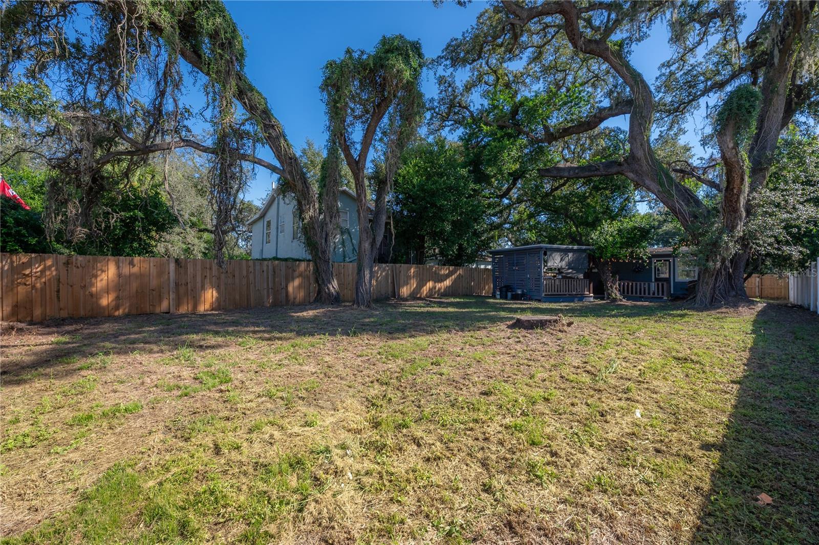 6714 N HARER ST — photo 44