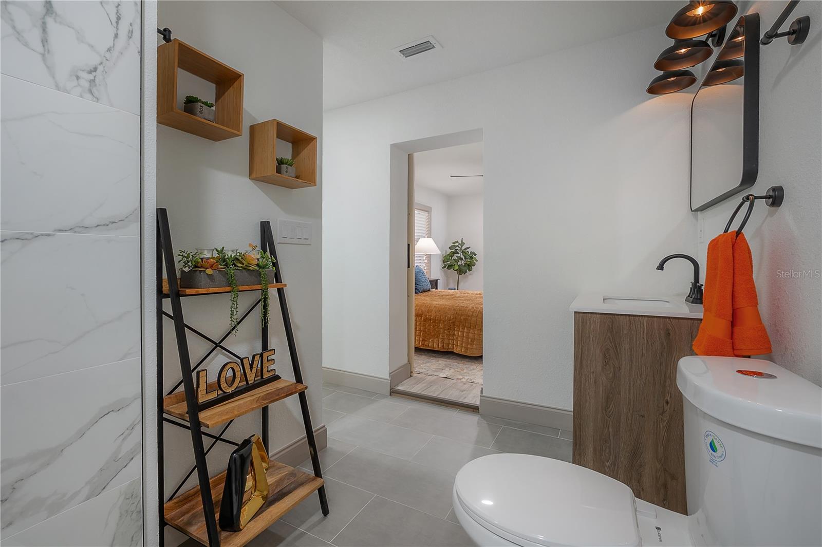 6714 N HARER ST — photo 30