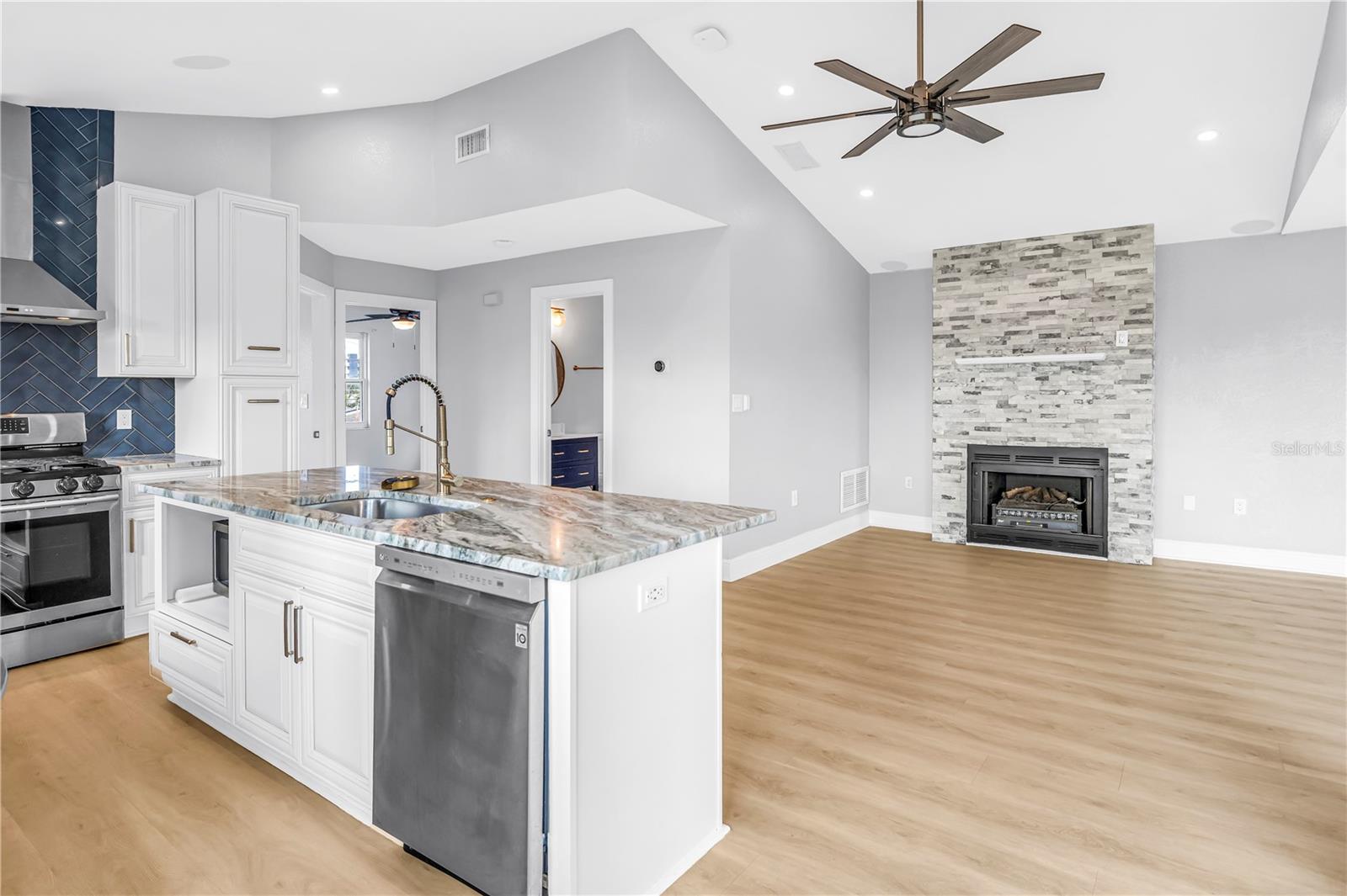 14500 N BAYSHORE DR — photo 46