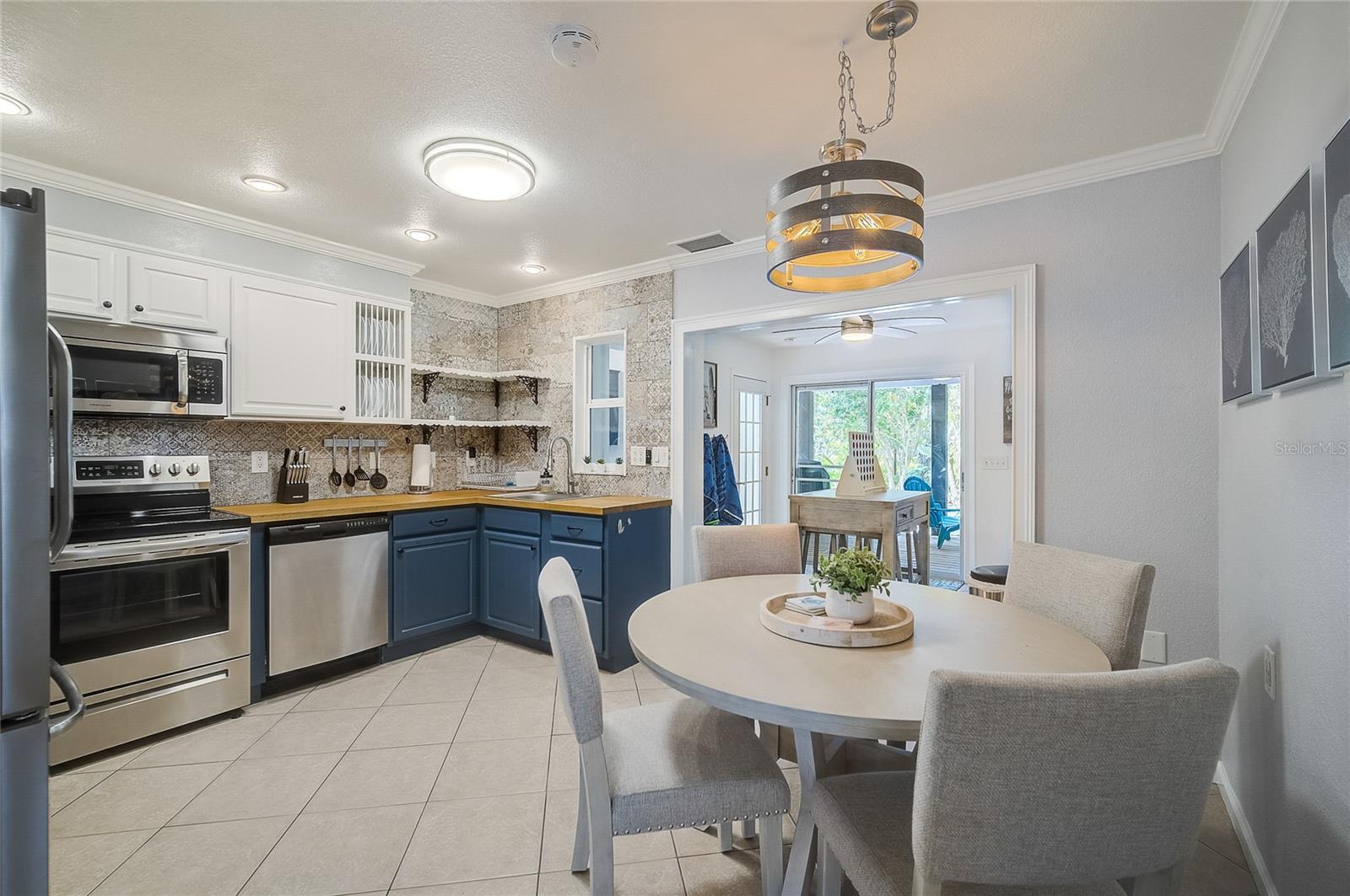 426 EAGLES NEST LN — photo 11
