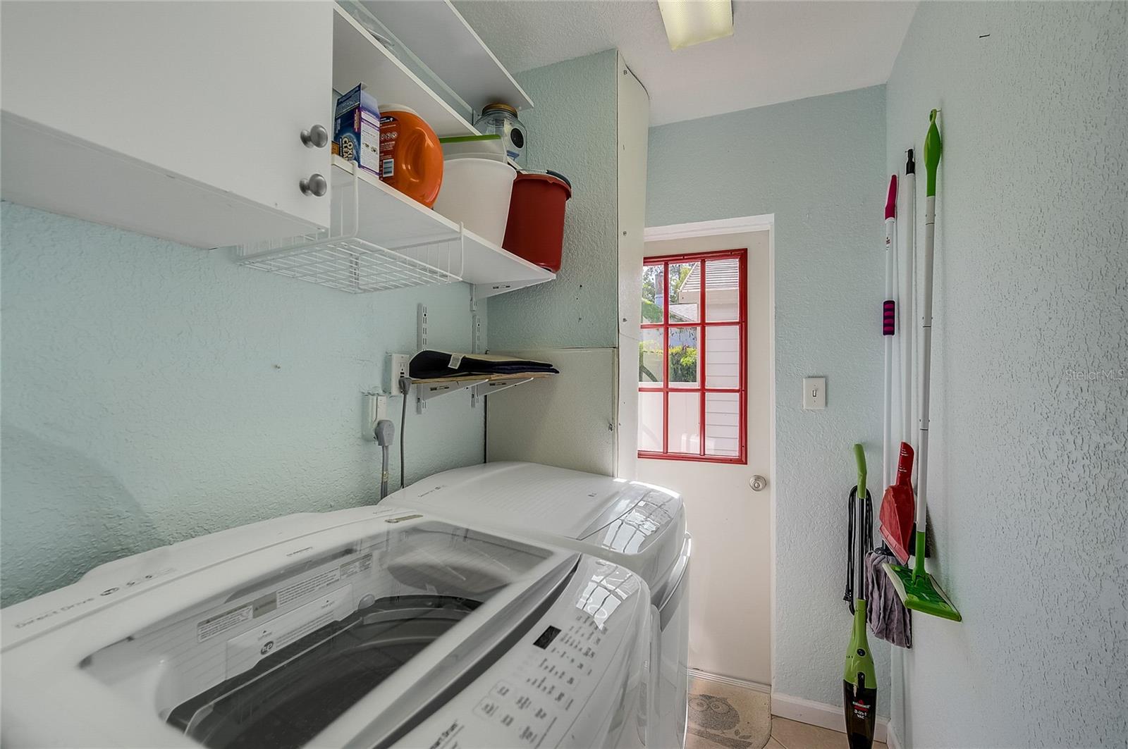 426 EAGLES NEST LN — photo 38