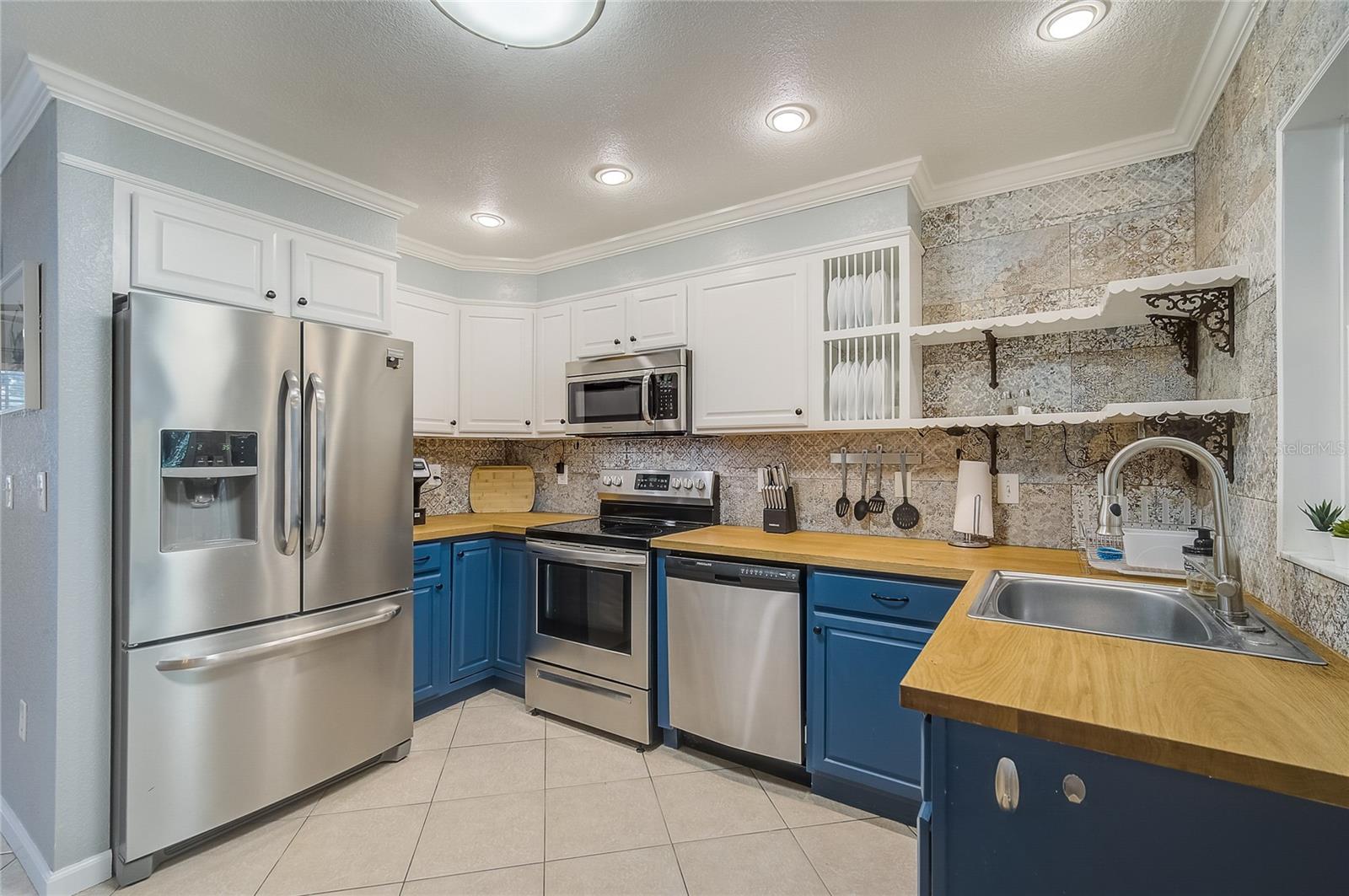 426 EAGLES NEST LN — photo 12